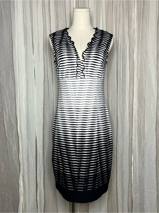 Joseph Ribkoff Dresses & Skirts - Joseph Ribkoff Black and White Bodycon Dress